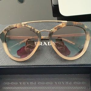Prada PR 12QS